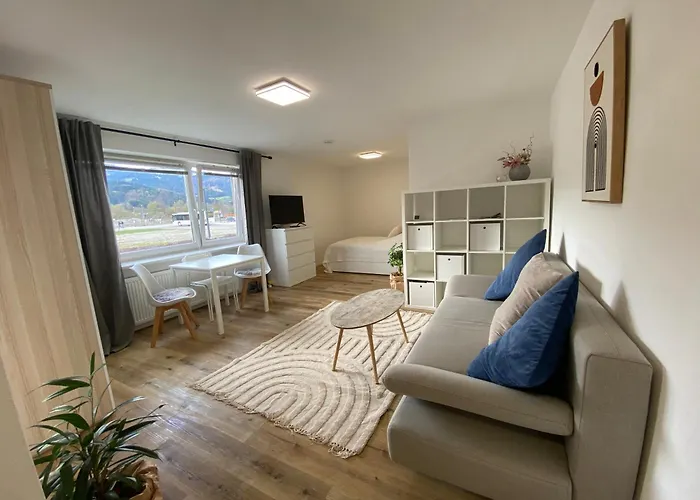 Schoene 1-Zimmer Wohnung Am Bahnhof 2 Parkplaetze
