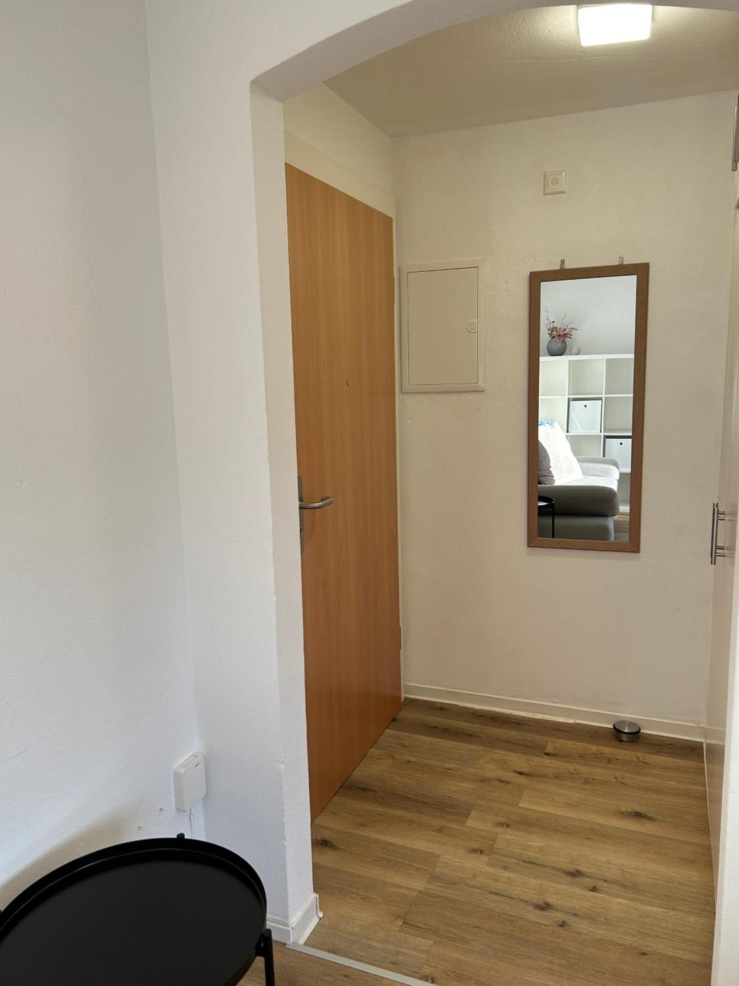 Schoene 1-zimmer Am Bahnhof 2 Parkplaetze