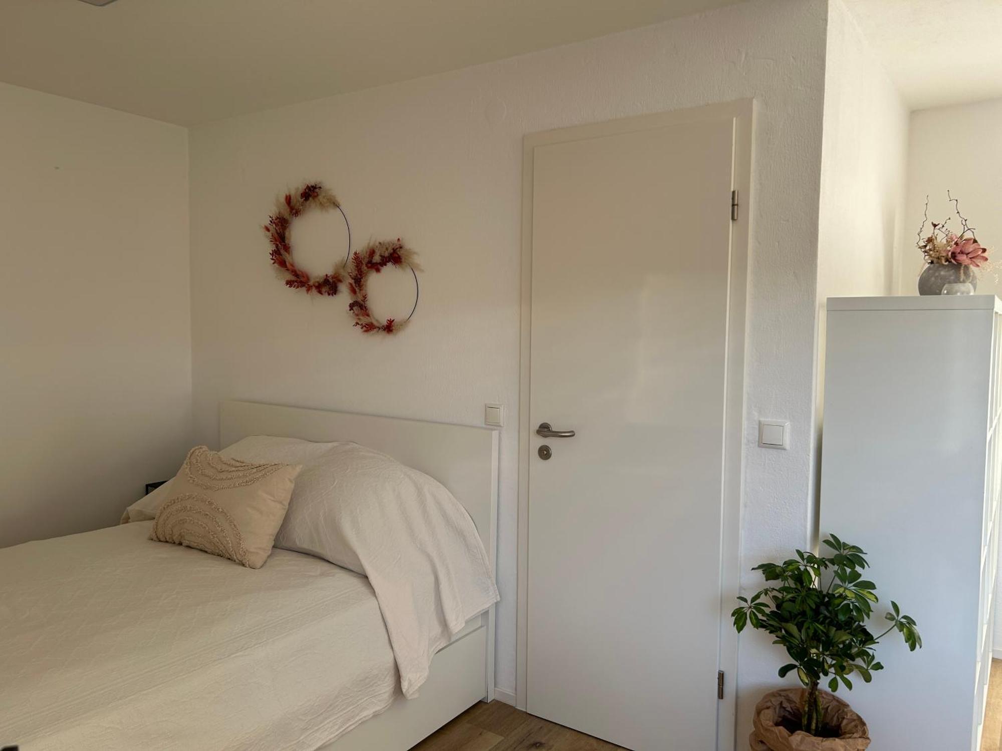Apartment Schoene 1-zimmer Am Bahnhof 2 Parkplaetze